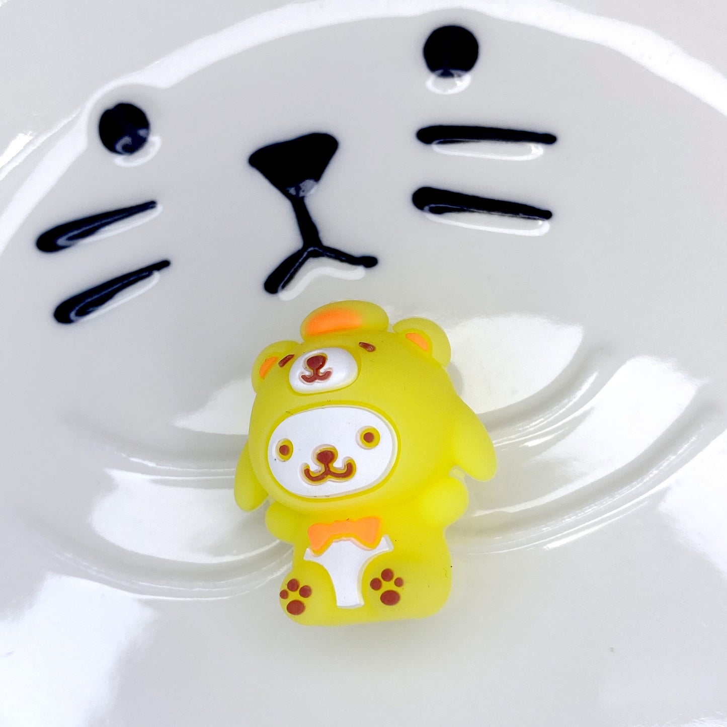 focal 3D pompom(sitting)