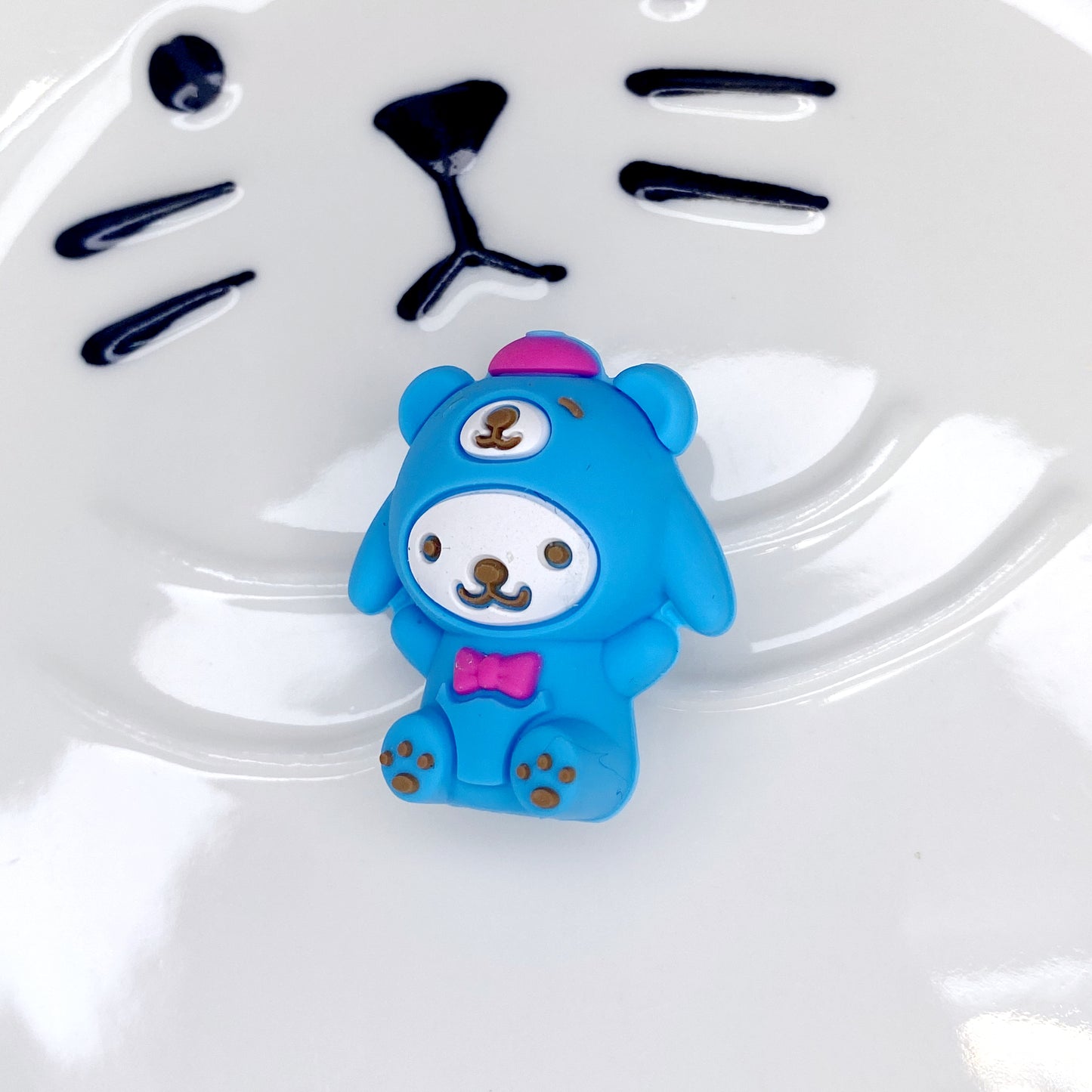 focal 3D blue bear